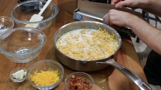 How to Make Mac and Cheese | Easy Creamy Macaroni and Cheese Recipe смотреть онлайн