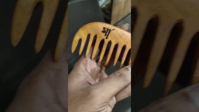Wooden Hair Brush смотреть онлайн