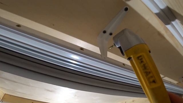 Угловая насадка DeWalt для шуруповерта. Реальный помощник смотреть онлайн