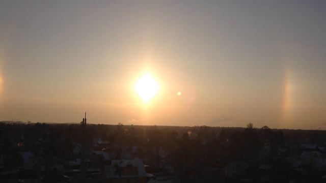 Гало-паргелий в Питере 05-01-2016 смотреть онлайн