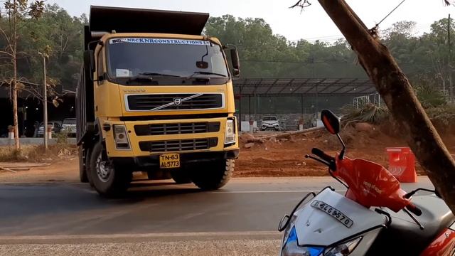 VOLVO FM 400 12 Tipper Torres Truck ? NH66 in Malappuram Kerela @ClassicMrBean смотреть онлайн