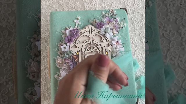 Фотоальбом с подсветкой ажурной двери на обложке от Инны Нарышкиной.