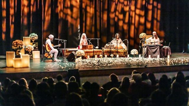 Snatam Kaur.   Ray Man Shabad. Collection.