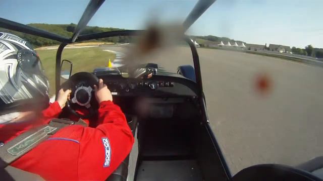 Circuit du Laquais / 2.4km / 1min26 / avg 101 km/h смотреть онлайн