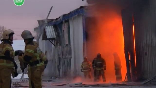 Пожар на базе в Лысьве