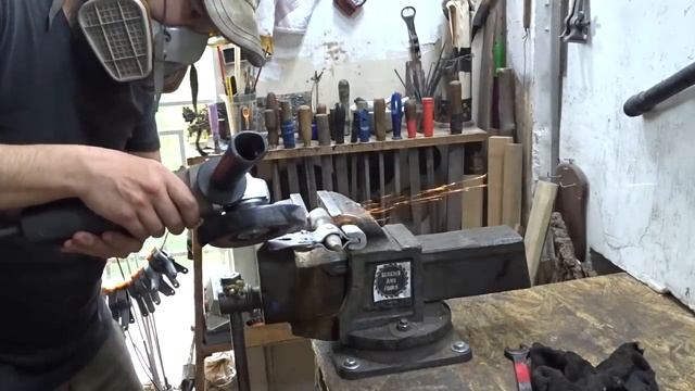 Restoration Old Rusty Carpentry Axe смотреть онлайн