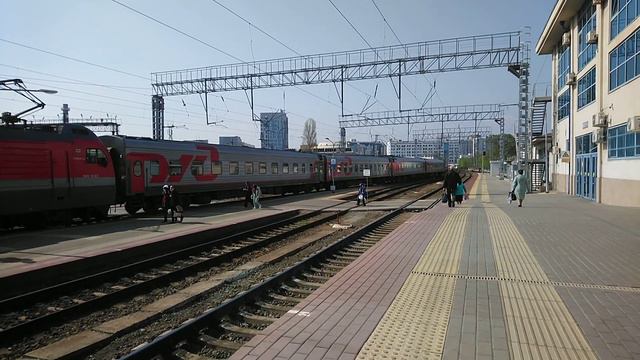 "Весна в родном Ростове" ЭП1М-476 со скорым поездом № 120 Таганрог–Ростов-На-Дону–Москва смотреть онлайн