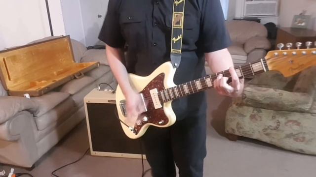 FENDER DEVILLE 4X10 AMP DE TUBOS смотреть онлайн