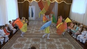 Осенние танцы. Танец с шарфами