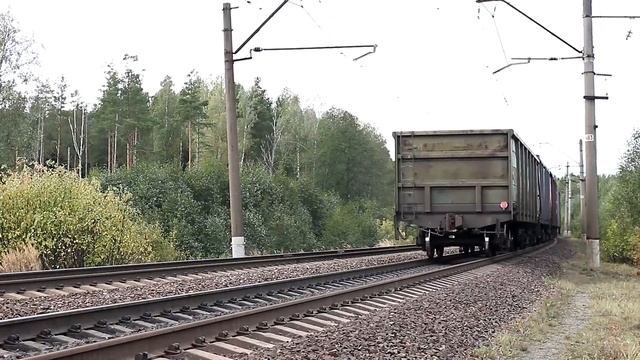 Поезда на перегоне Авсюнино-Шатура. Чихнувшая электричка, шестиосные контейнеровозы, длинные поезда смотреть онлайн