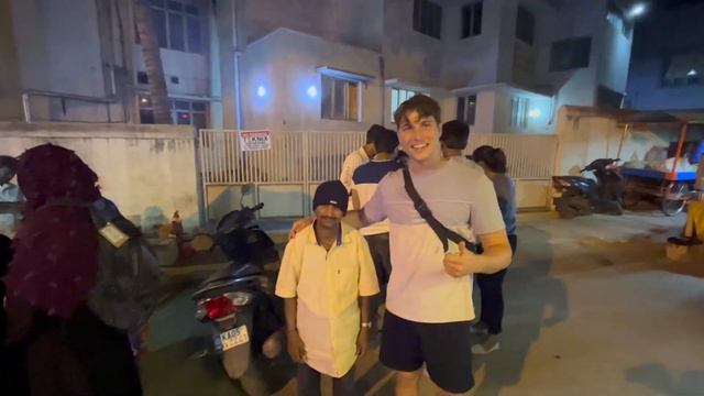 Trying Out Indian Street Food in VV Puram (Bengaluru) ?? смотреть онлайн
