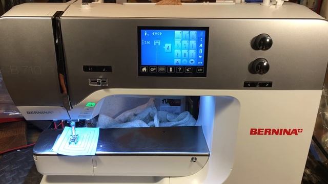 Bernina 710 special oiling instructions per updated Bernina dealer bulletin. (Video 222) смотреть онлайн