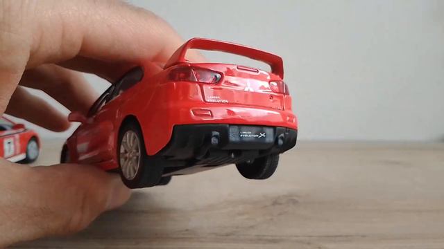 KInsmart Mitsubishi Lancer смотреть онлайн