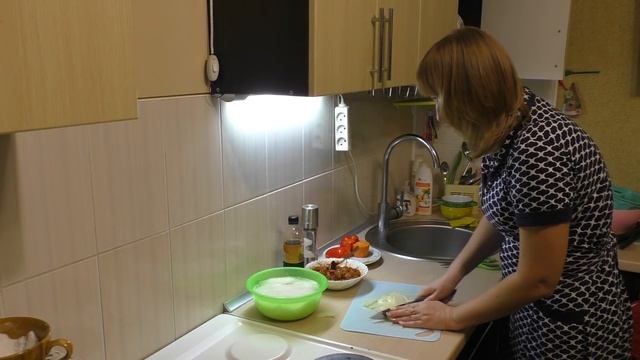 Дочь меня давно просила приготовить, Фунчоза рисовая лапша с курицей и овощами смотреть онлайн