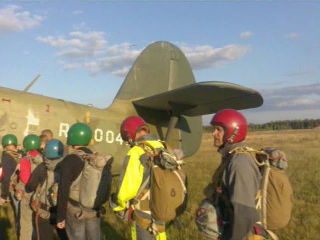 Первый прыжок с парашютом в 2007 году. Дропзона "Змеево" г. Тверь. смотреть онлайн