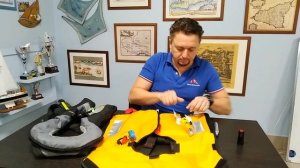 Надувные спасательные жилеты. Inflatable lifejackets.