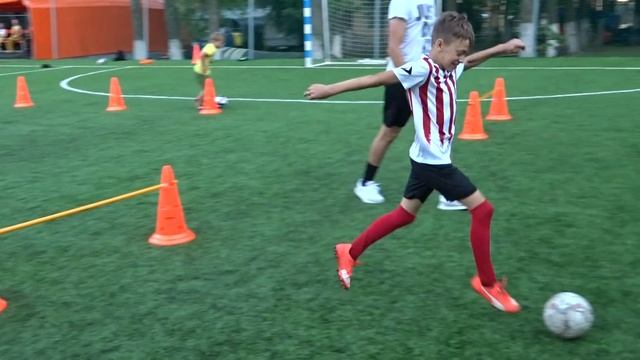 Тренировка футбольной школы «Молодёжный» в виде эстафеты смотреть онлайн