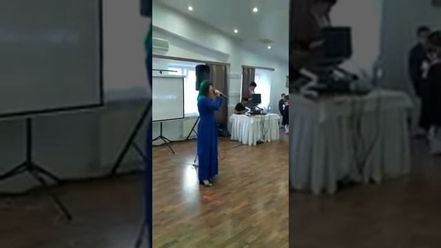 Трогательная песня мамы для дочери на выпускной!