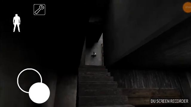 Granny: БЕШЕНАЯ БАБКА ХОЧЕТ НАКОРМИТЬ МЕНЯ!!!😭 смотреть онлайн