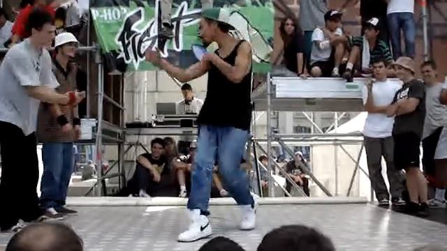 Life International (Toleeck, Plast, Mess, Kit) @ Hip Hop Fight 2008 - First Battle смотреть онлайн