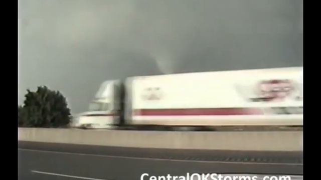 Kansas tornado - June 12, 2004 смотреть онлайн