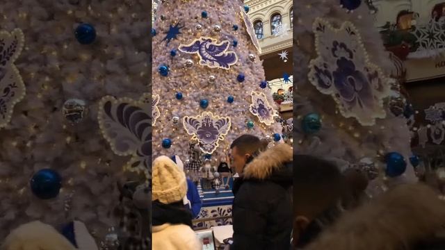 ГУМ В СТОЛИЦЕ! На улице МИНУС 23 ! В этом году скромно украшен ГУМ #ведущиймосква смотреть онлайн