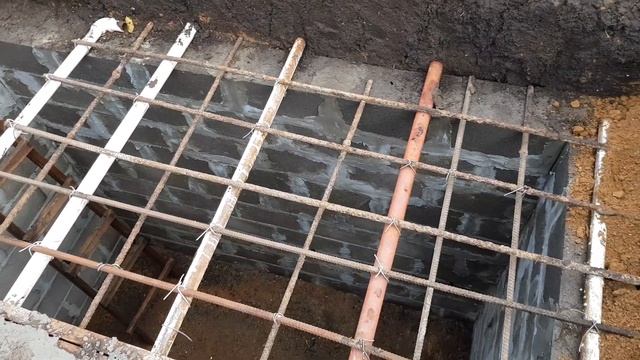 Как залить бетонную плиту для выгребной ямы. #СвоимиРуками от А до Я смотреть онлайн