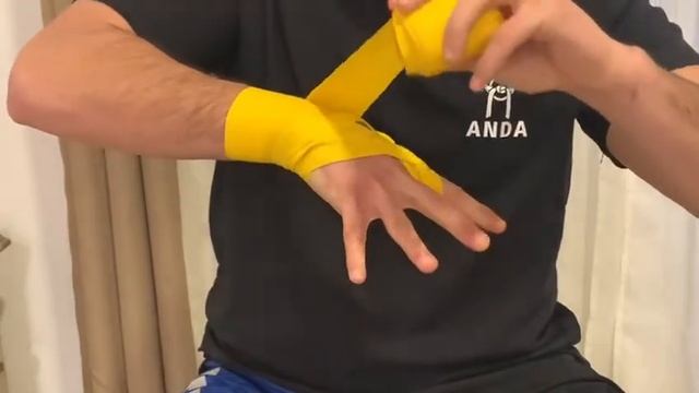 ¿Cómo hacer un vendaje de boxeo? (vendas de 4.5 metros) смотреть онлайн