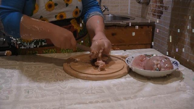 Как аккуратно отделить мякоть от кости, куриной грудки смотреть онлайн