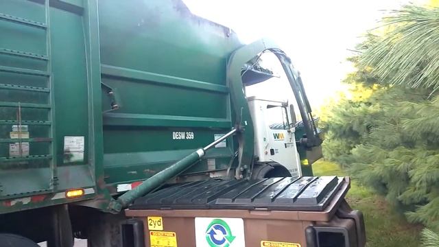 Waste management at Fox run with new driver смотреть онлайн