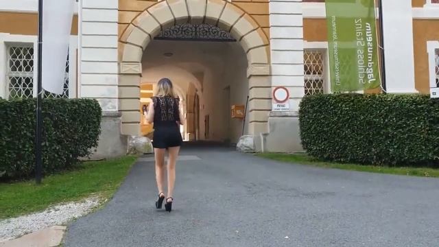 Granate Styling, Walking In Public, Very Old Trees, #Styria #castle, #Stainz, High Heels, Shorts