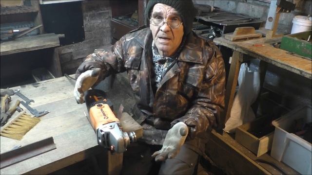 Простой отрезной станок из болгарки смотреть онлайн