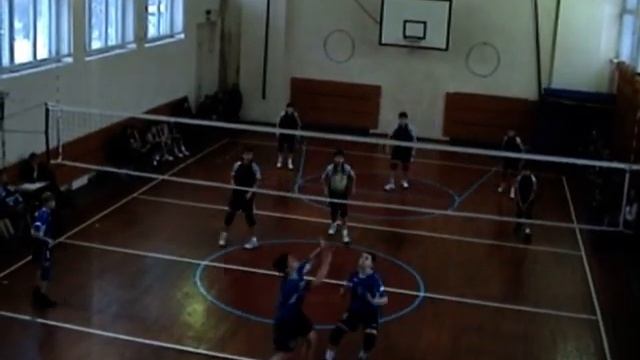 Первенство СПБ по волейболу среди юношей 1997-2 смотреть онлайн