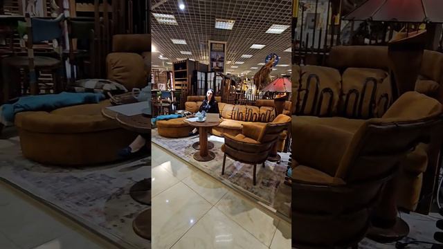 Тренд в обивке мебели - искусственно состаренная кожа #диван #кожанаямебель смотреть онлайн