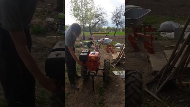 Мотоблок фермер. Заводится и глохнет. Что с ним? смотреть онлайн