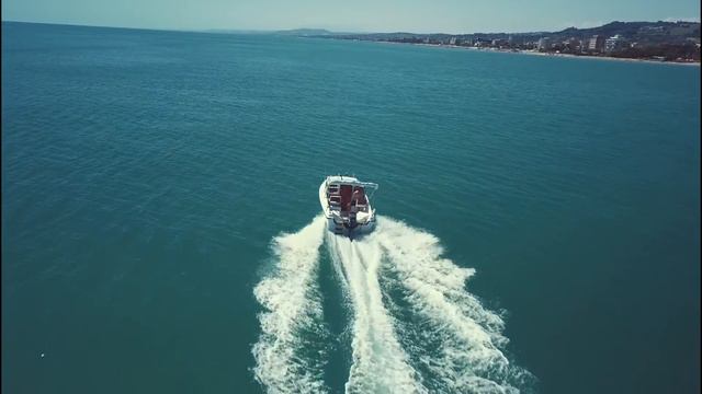 Dji Mavic Pro Platinum active track on boat смотреть онлайн