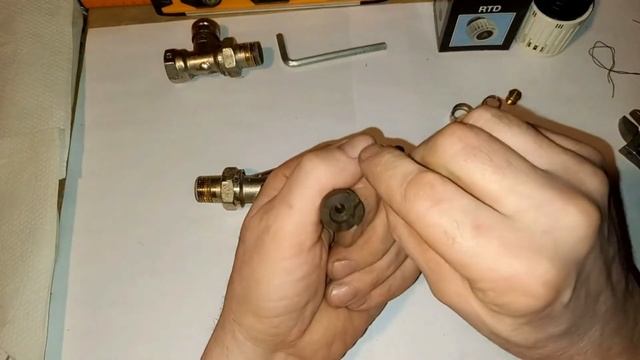 Danfoss. Разборка и настройка клапана Данфосс RTR N и термоголовки RTD3640. смотреть онлайн