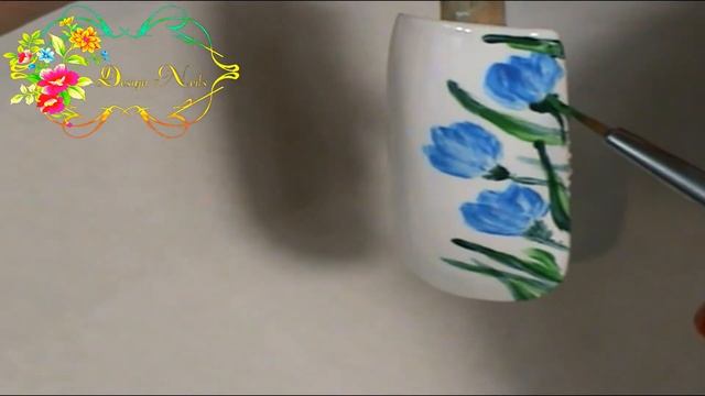 Простой весенний дизайн ногтей "Крокусы". Рисунок акриловыми красками. смотреть онлайн