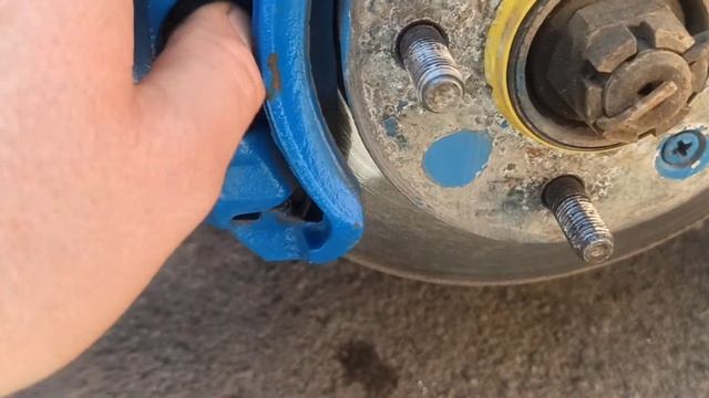 Hyundai accent. Гремит суппорт. Быстрое решение проблемы.Сделай так-же и забудешь! смотреть онлайн