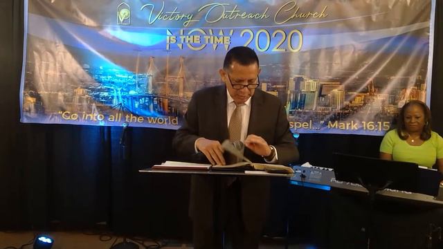 Sunday Service Celebration - Pastor Raul Escobedo & Sister Alice смотреть онлайн