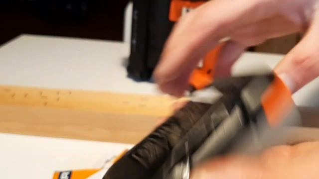 СТЕПЛЕР АККУМУЛЯТОРНЫЙ Black+decker GOPAK BDCT12N смотреть онлайн