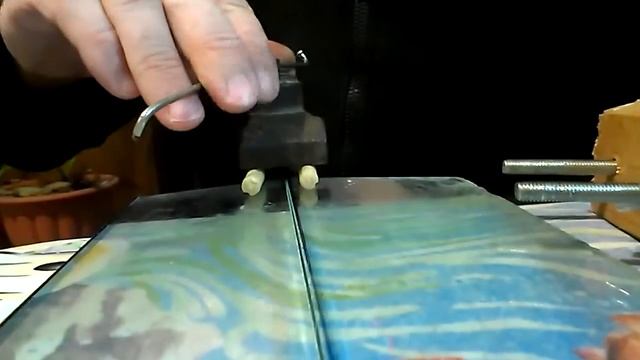 Как отрезать узкую полосу толстого стекла. Glass Cutting смотреть онлайн
