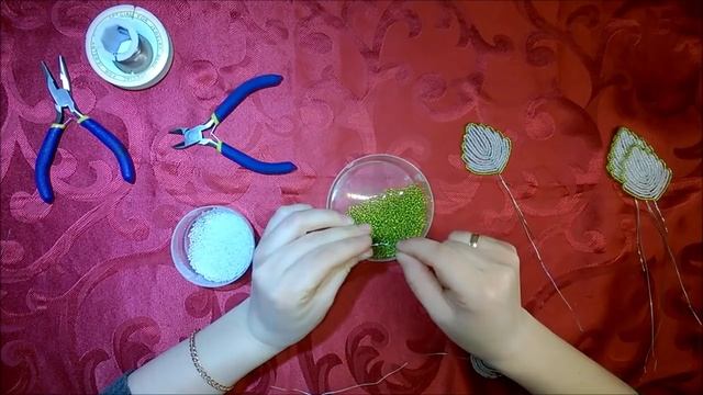 Как сделать Розу из бисера. Часть 1 - Цветок. Rose Beads смотреть онлайн