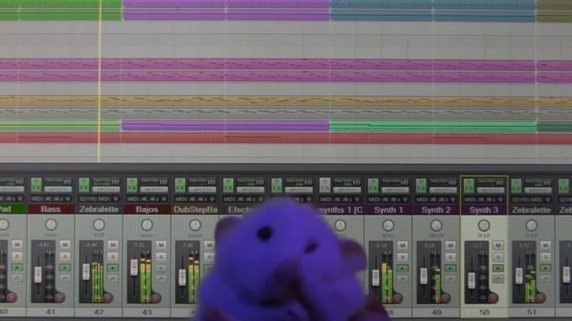 Groovy rat dancing to my new WIP electronic song смотреть онлайн