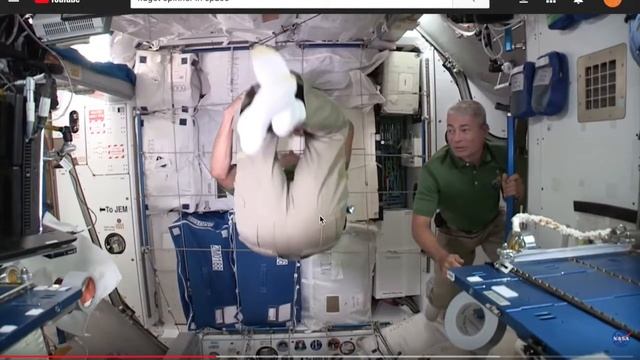 Fidget spinner spinning in space! Reaction MLBaseball Reacts смотреть онлайн