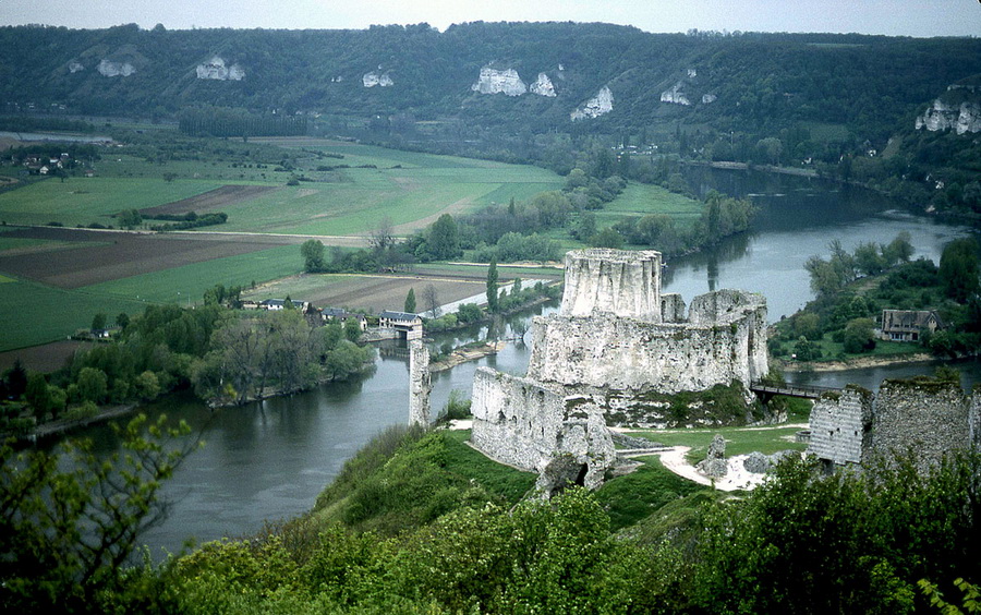 Средневековые замки смотреть онлайн