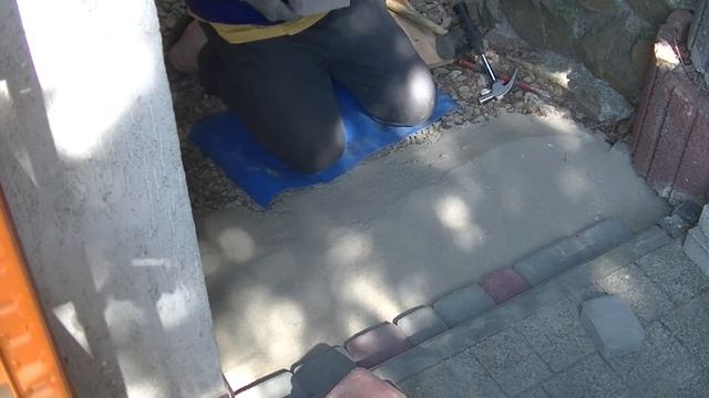 Укладка тротуарной плитки / Pavement Bricks Layering
