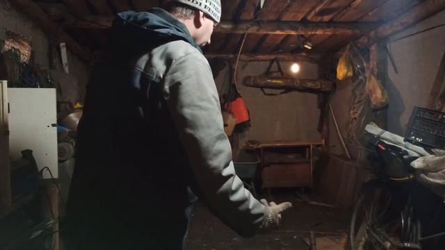 наводим порядок в гараже, купил новую металическую дверь. смотреть онлайн