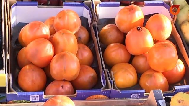 Фрукты к новогоднему столу. Сколько стоят и как хранить? смотреть онлайн