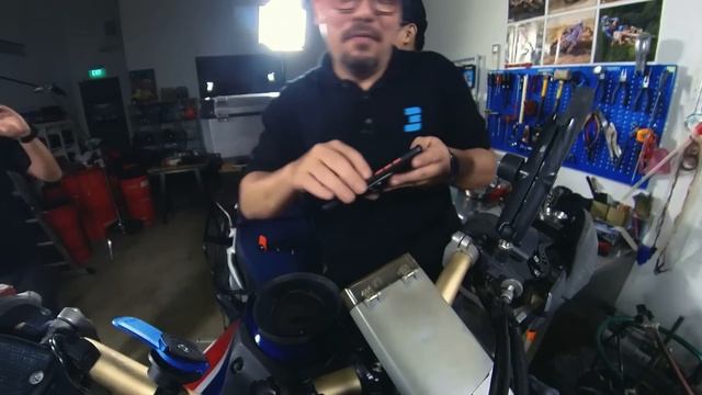 $96 Quad Lock vs $12 Cheap Lock | To The Test Episode #1 смотреть онлайн